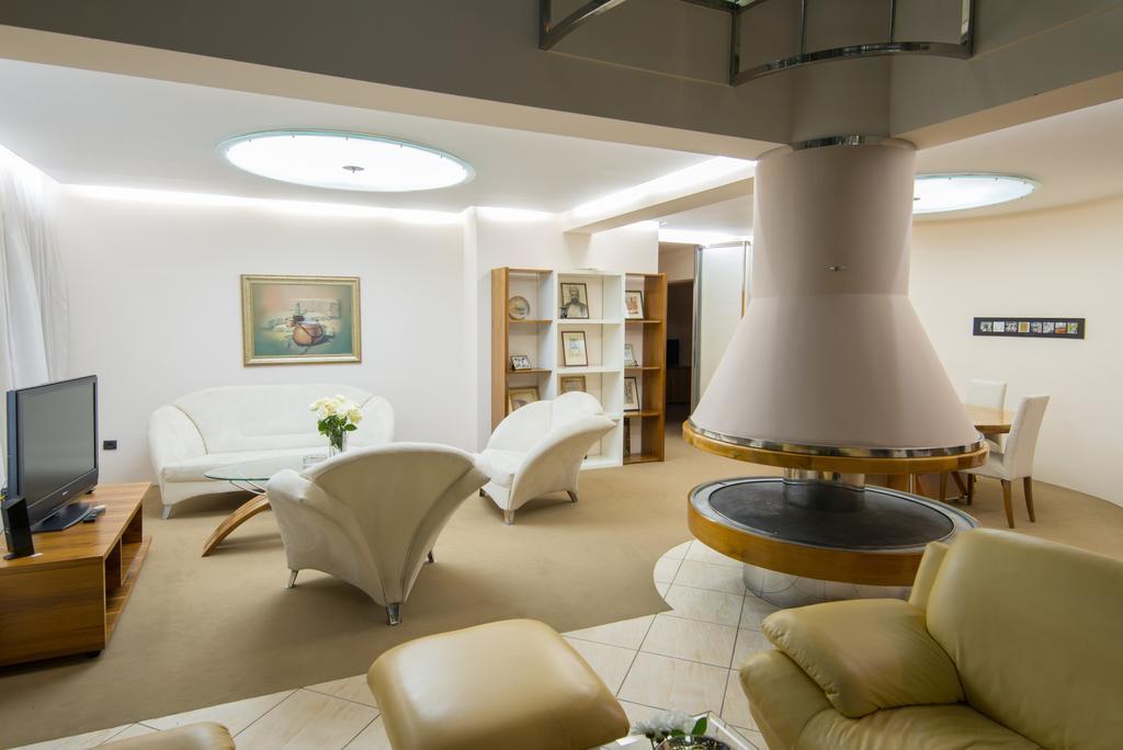 Hotel By Gastroid Ilidža Δωμάτιο φωτογραφία